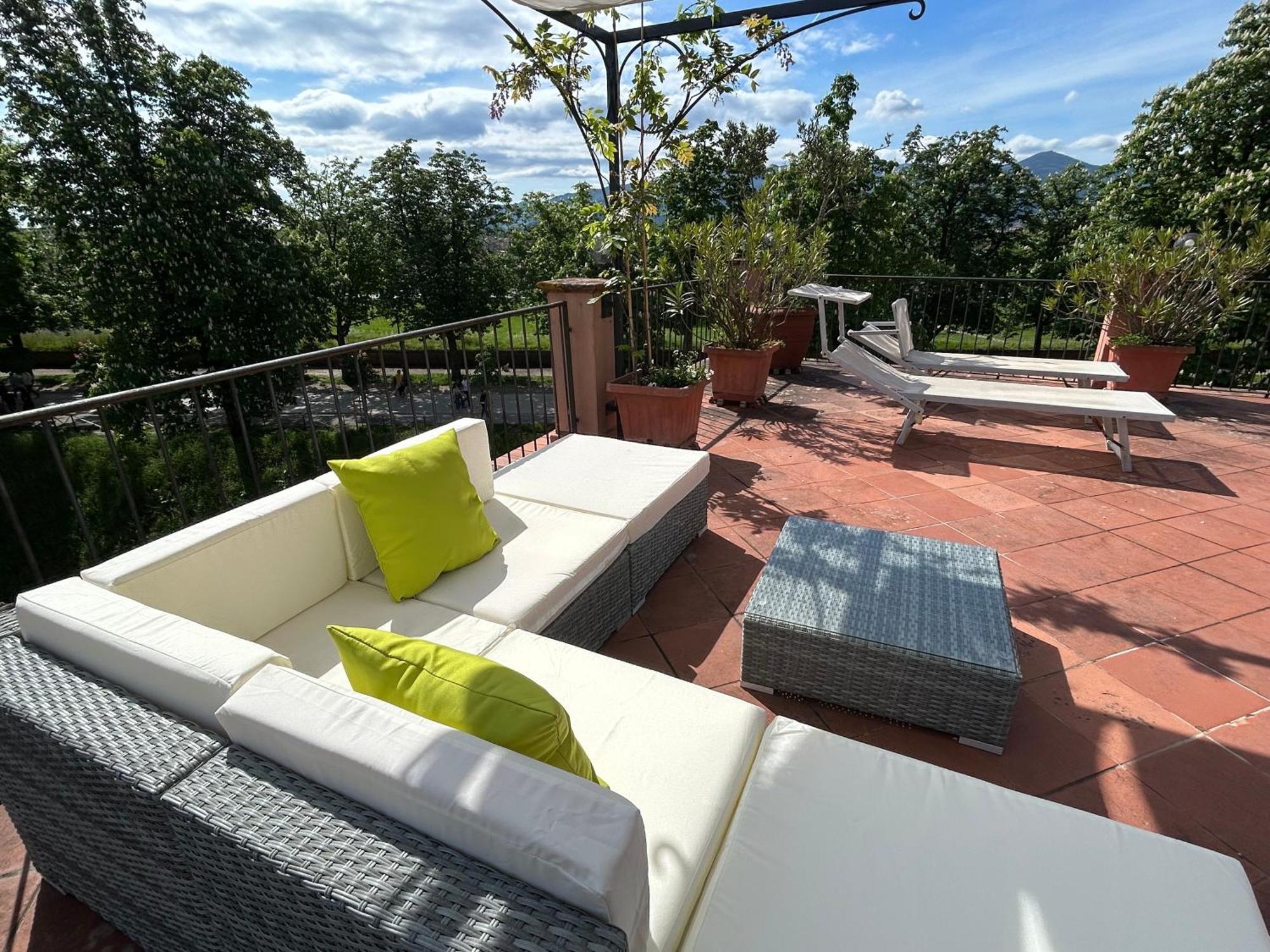 La Terrazza Fra Le Torri * Lucca